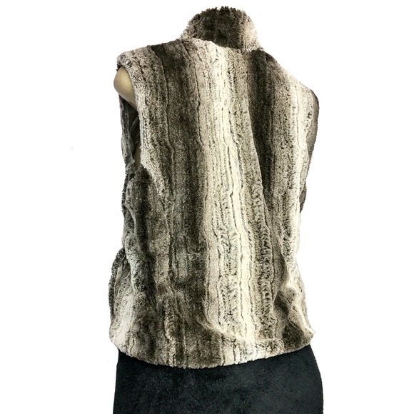 Women's Eight Sixty Faux Rabbit Fur Mock Neck Zip - Picture 4 of 8